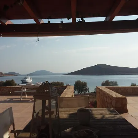 Aristoteles Hébergement de vacances *