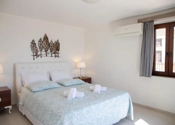 Aristoteles 펜션 Chalki Town